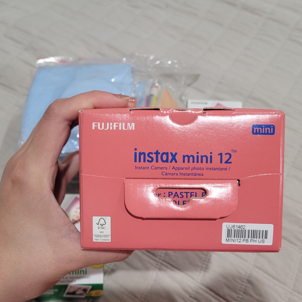 Brand New Fujifilm Instax Mini 12 Instant Camera - Pastel Blue - Picture 3 of 10